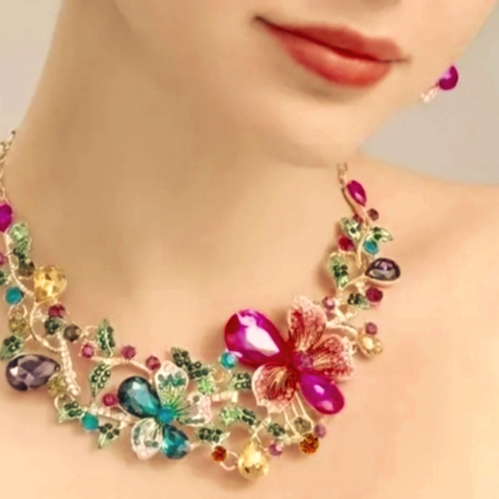 NORDSTOM "SPRING GARDEN" COCKTAIL CHUNKY NECKLACE NWOT